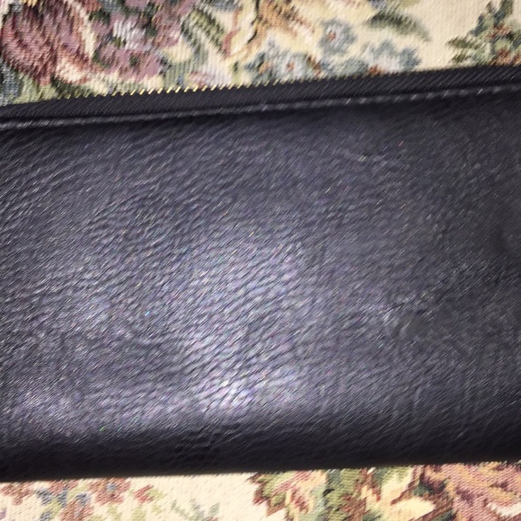 Micheal kors black leather wallet